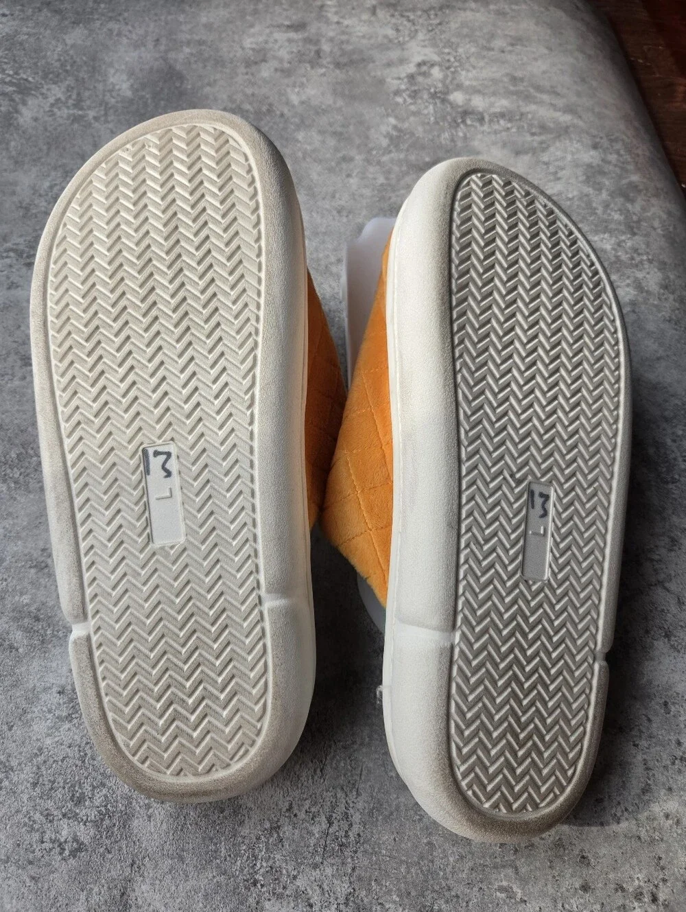 SpongeBob Mens Bounce Clogs' Quilted Slippers Size L 11-12
